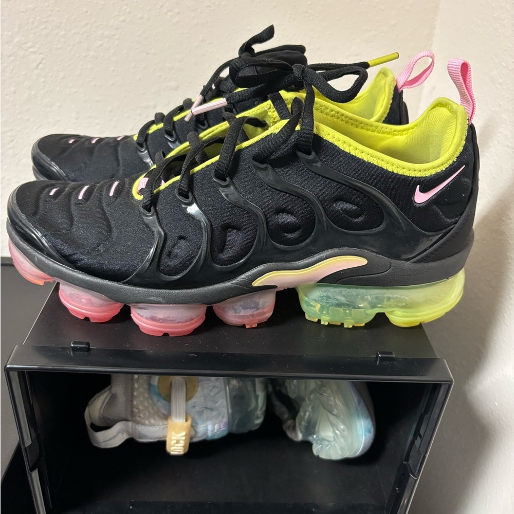 Nike Kids Black and Pink Sneakers